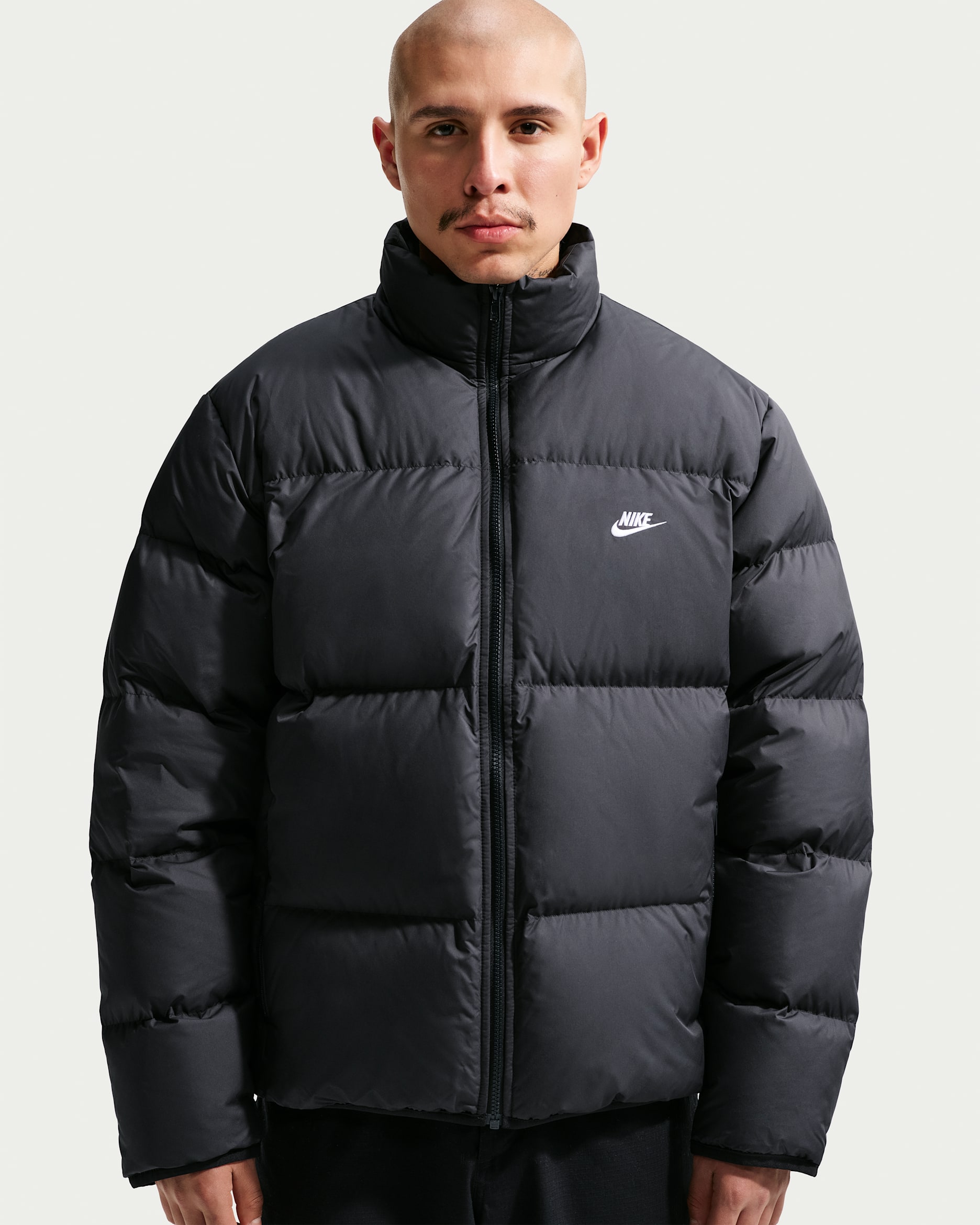 Nike Sportswear Club — Black/White