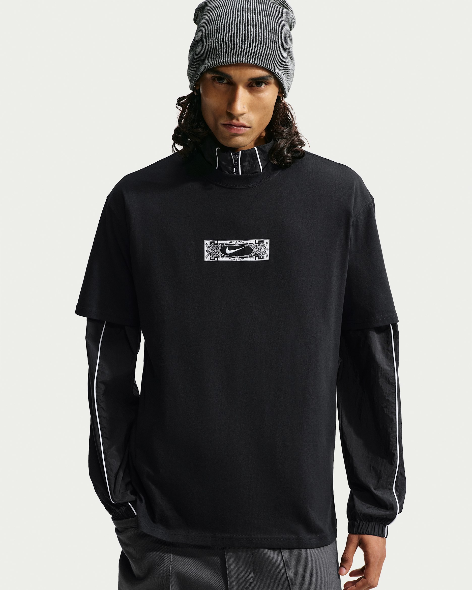 Nike Sportswear — Black