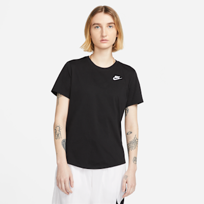 Nike Sportswear Club Essentials — Black/White