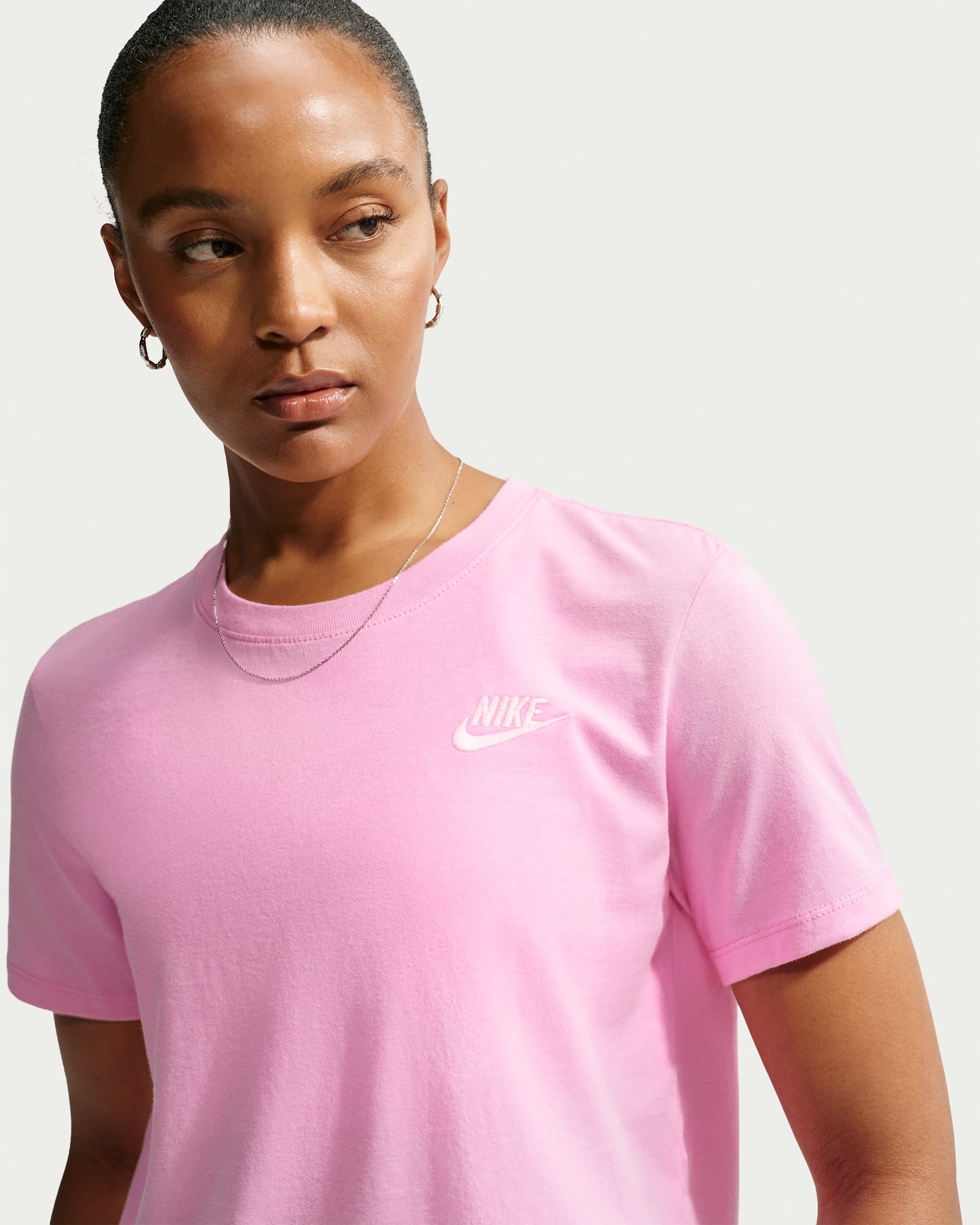 Nike Sportswear Club Essentials — Pink Rise/Sail