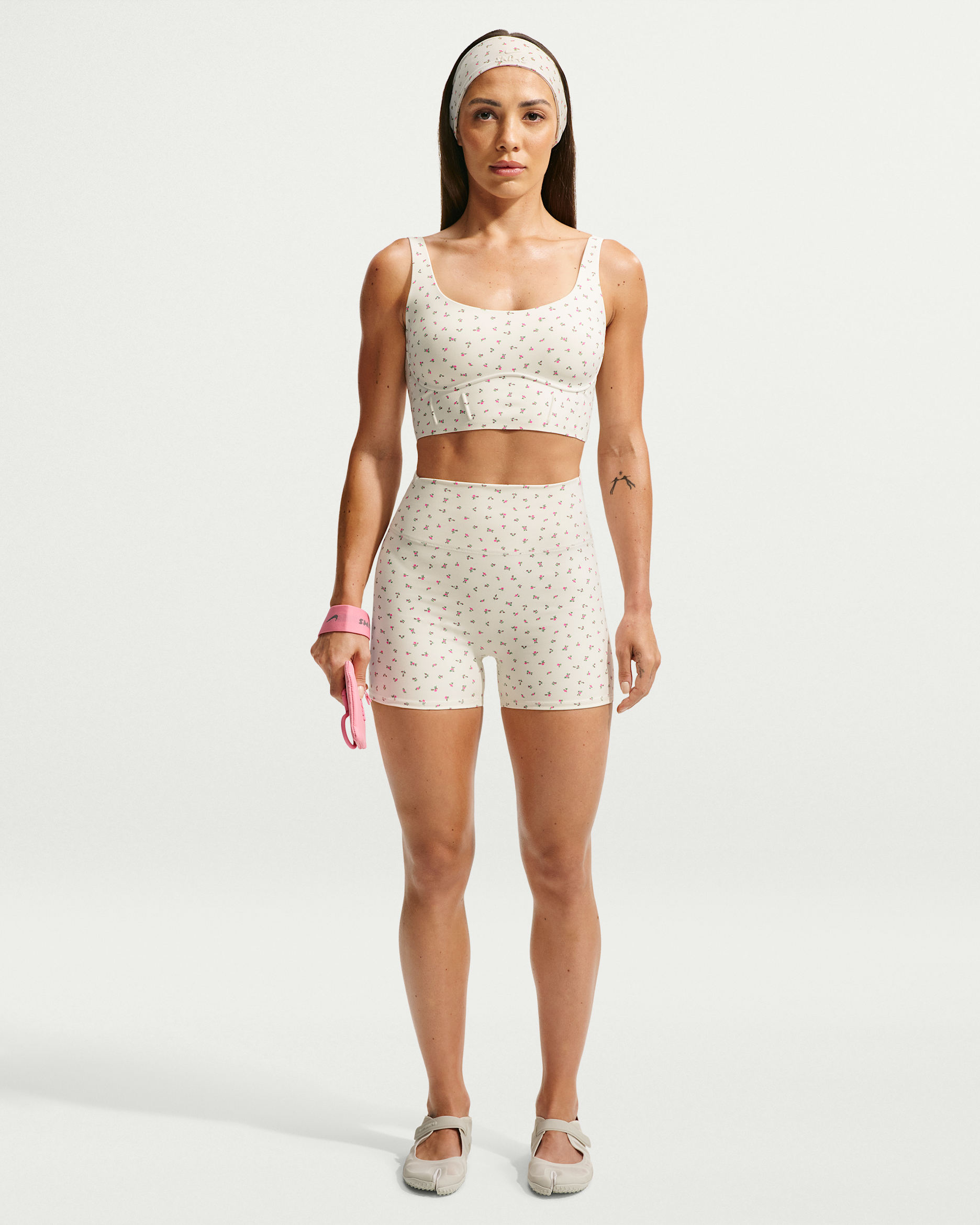 NikeSKIMS Matte — NSKM Actv Ivory/NSKM Flamingo