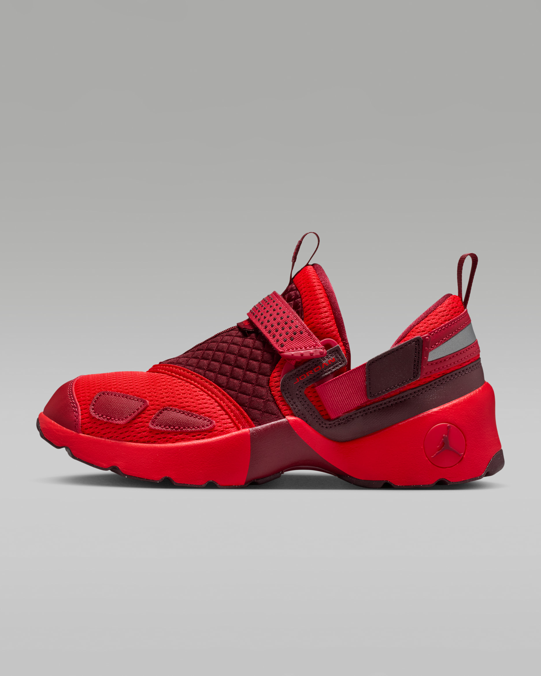 Jordan Trunner LX — Chile Red/Reflective Silver/Sierra Red/Team Red