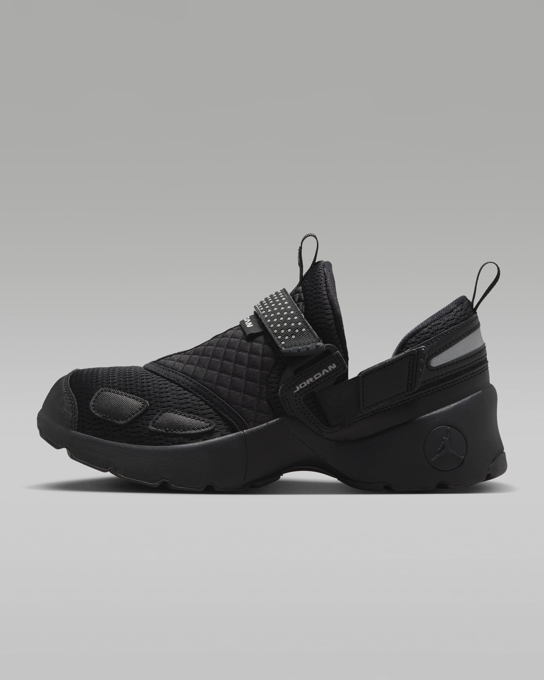 Jordan Trunner LX — Black/Black/Black