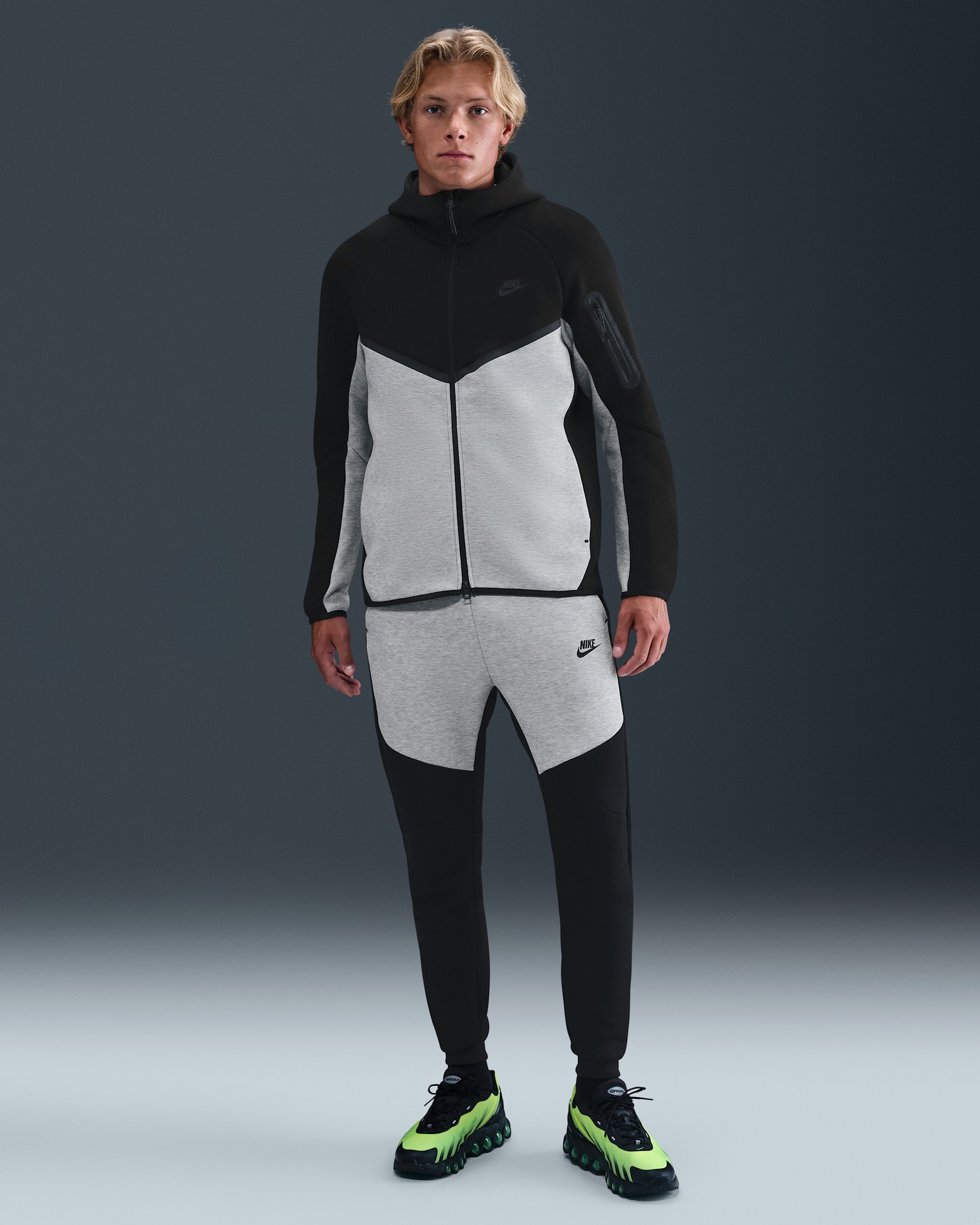 Nike Tech — Black/Dark Grey Heather/Black