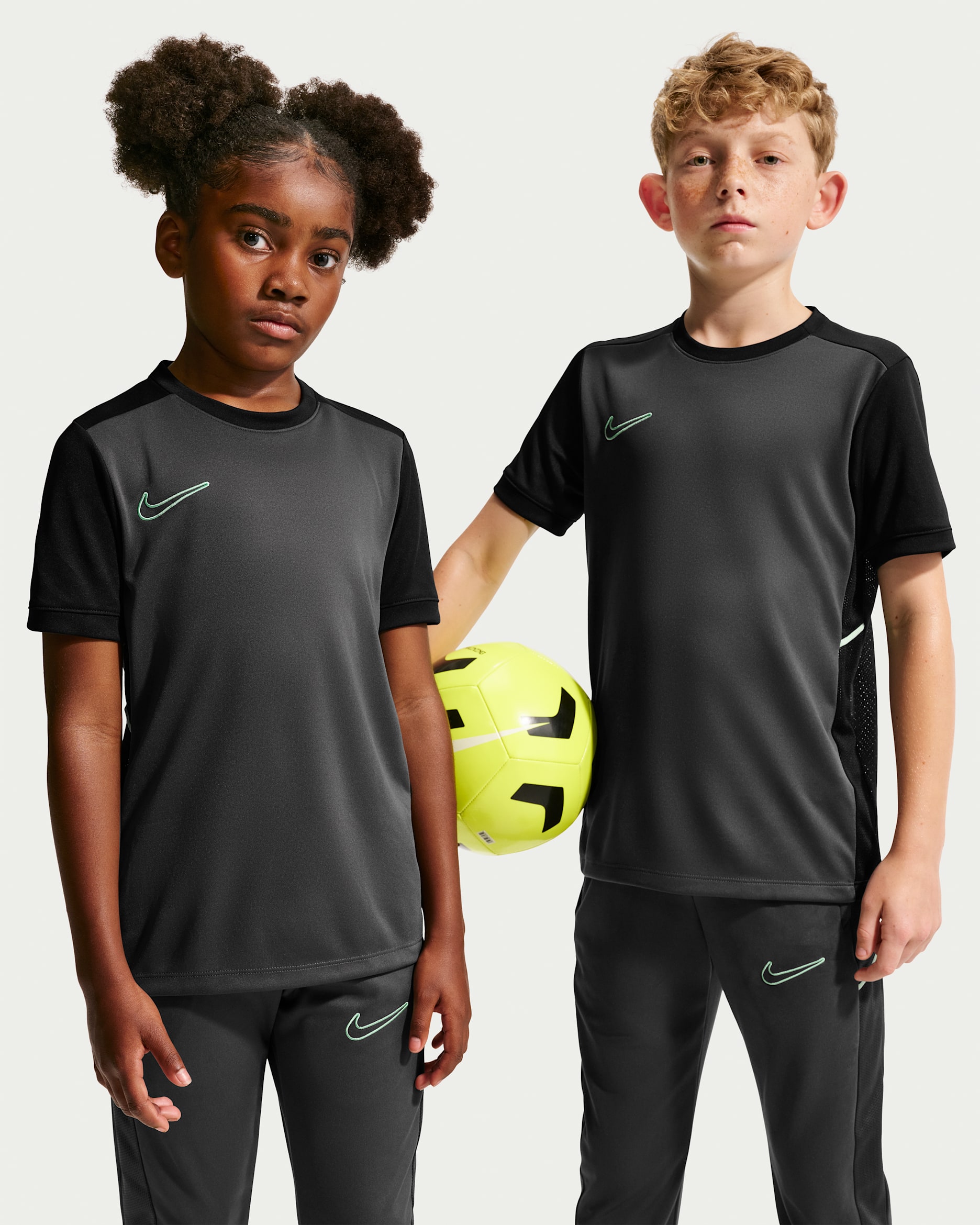 Nike Academy — Anthracite/Black/Illusion Green/Illusion Green
