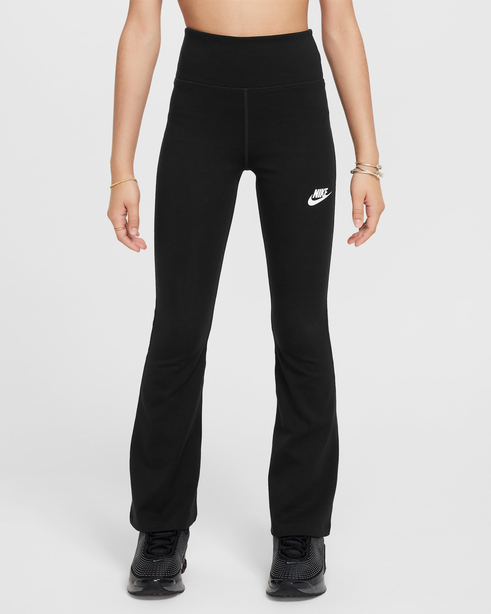 Nike Sportswear Classic — Black/White