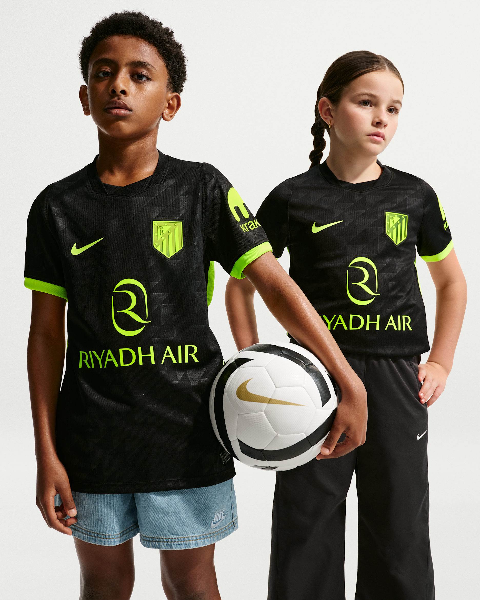 Atlético Madrid 2026/27 Stadium Away — Black/Volt/Volt