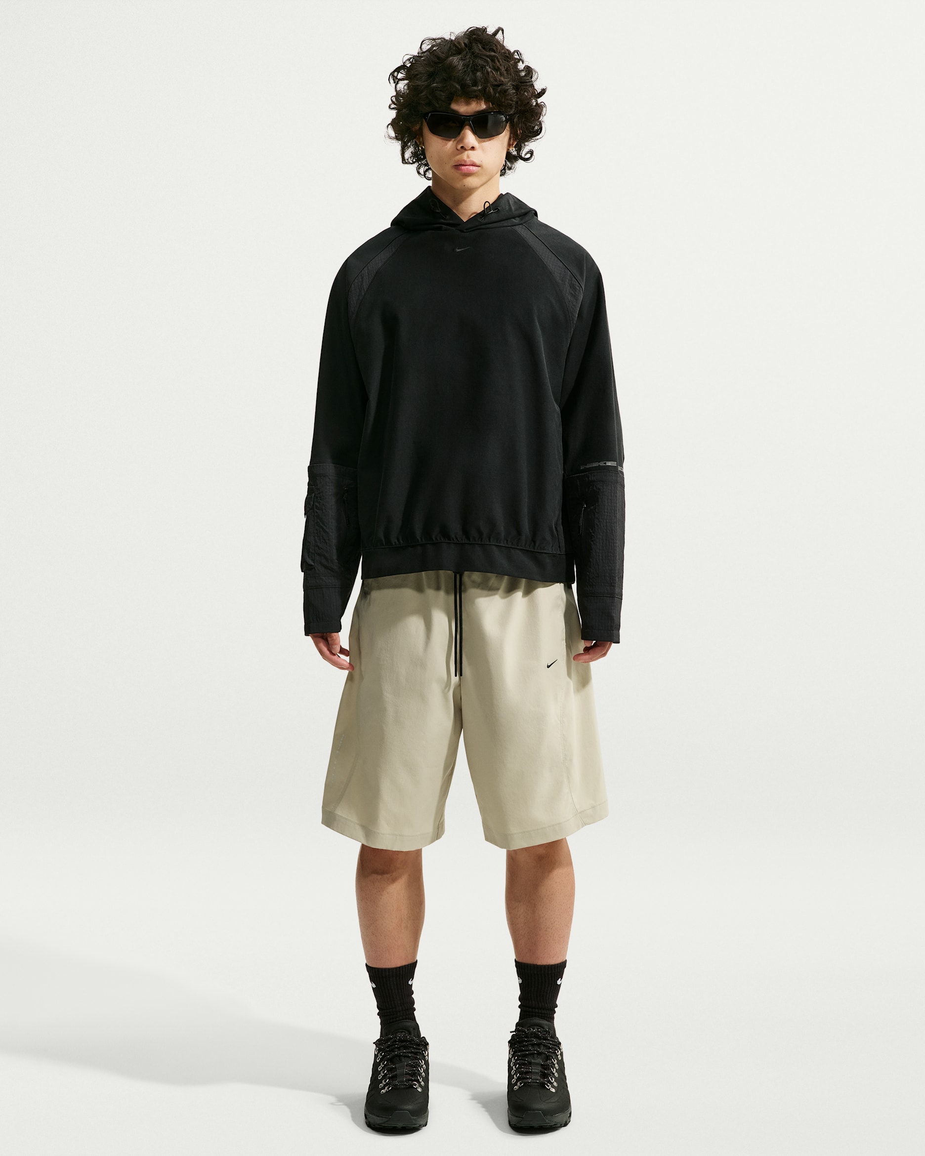 Nike Tech Helios — Desert Khaki/Black