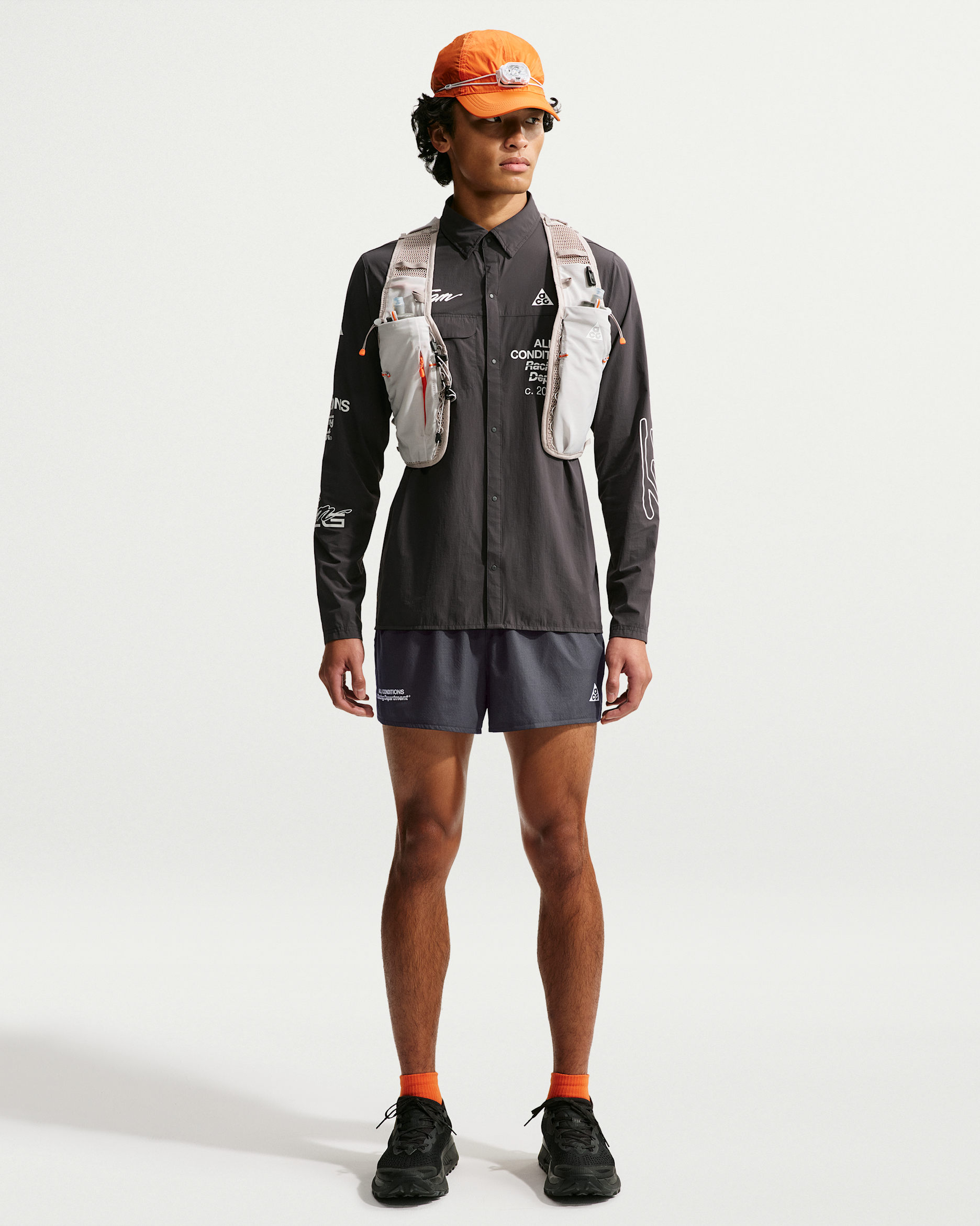 ACG Trailwind — Dark Smoke Grey/White