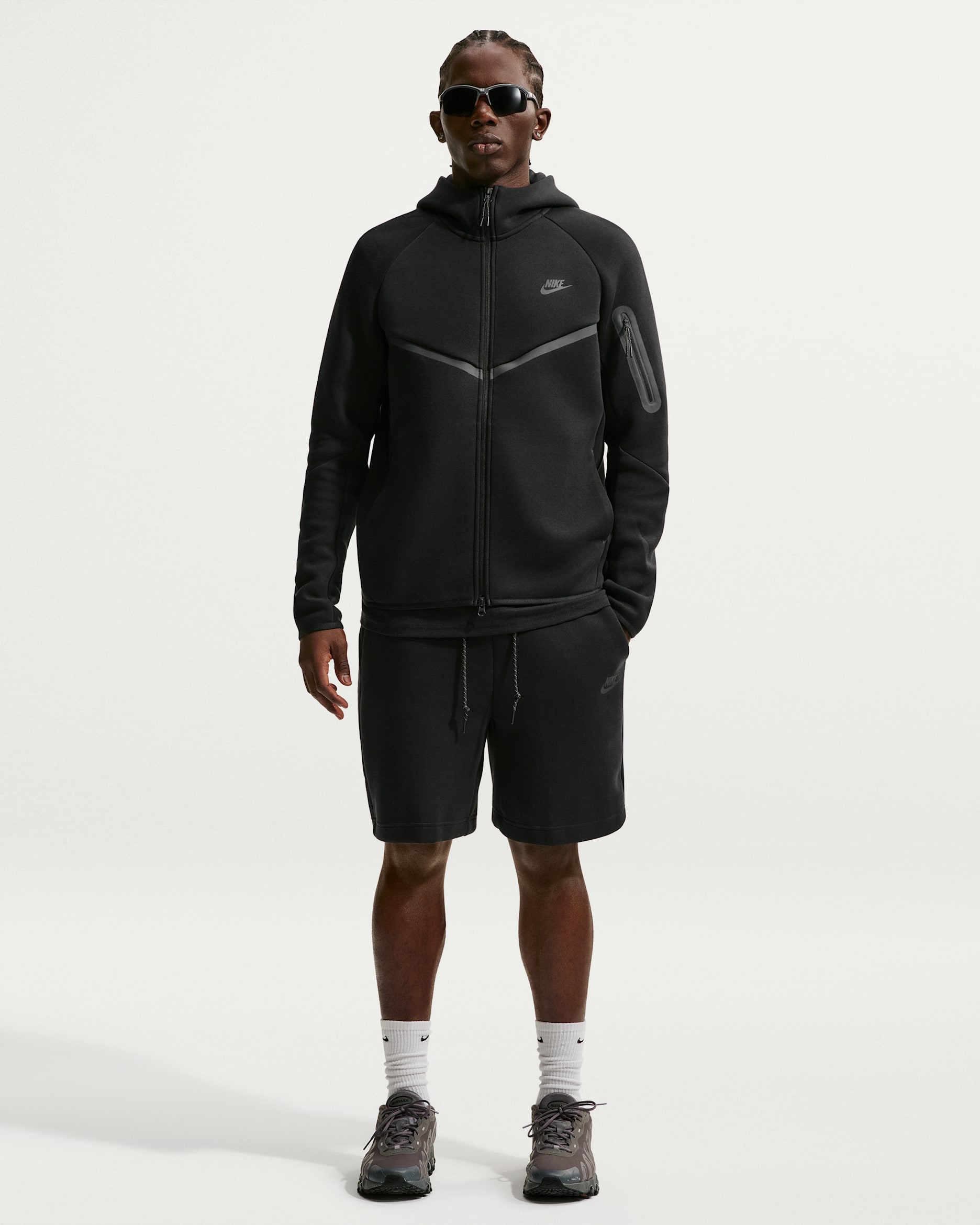 Nike Tech — Black/Black