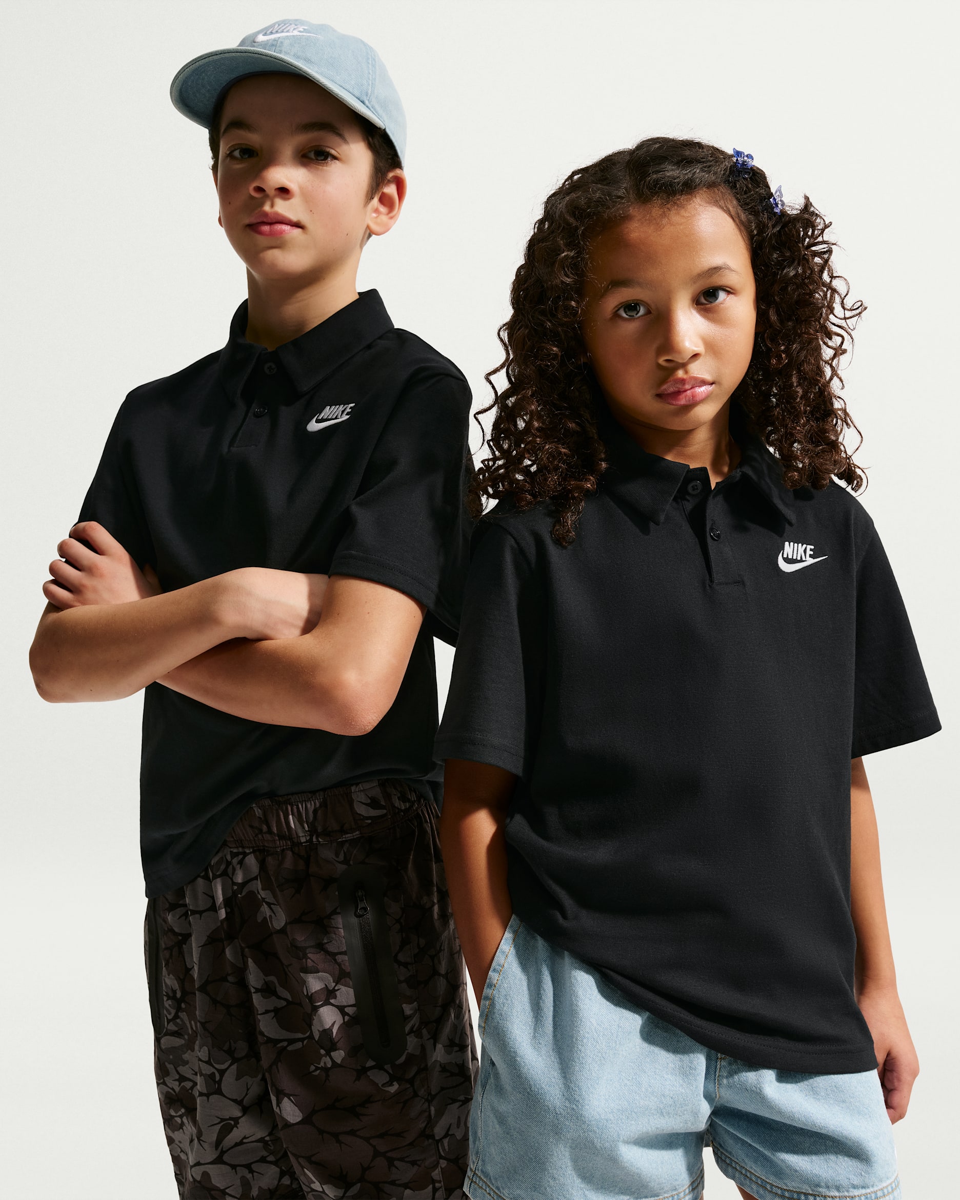 Nike Sportswear Club — Black/White