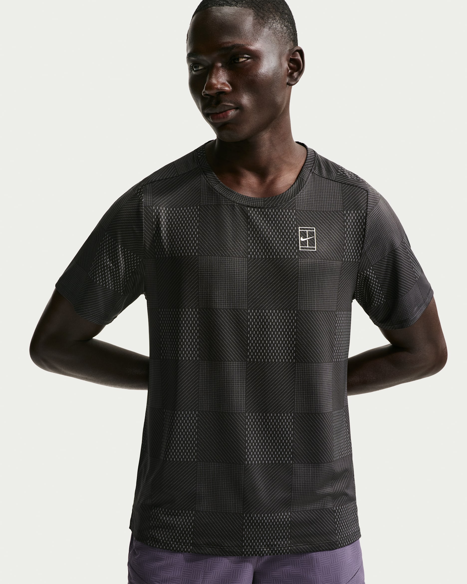 NikeCourt Advantage — Black/White
