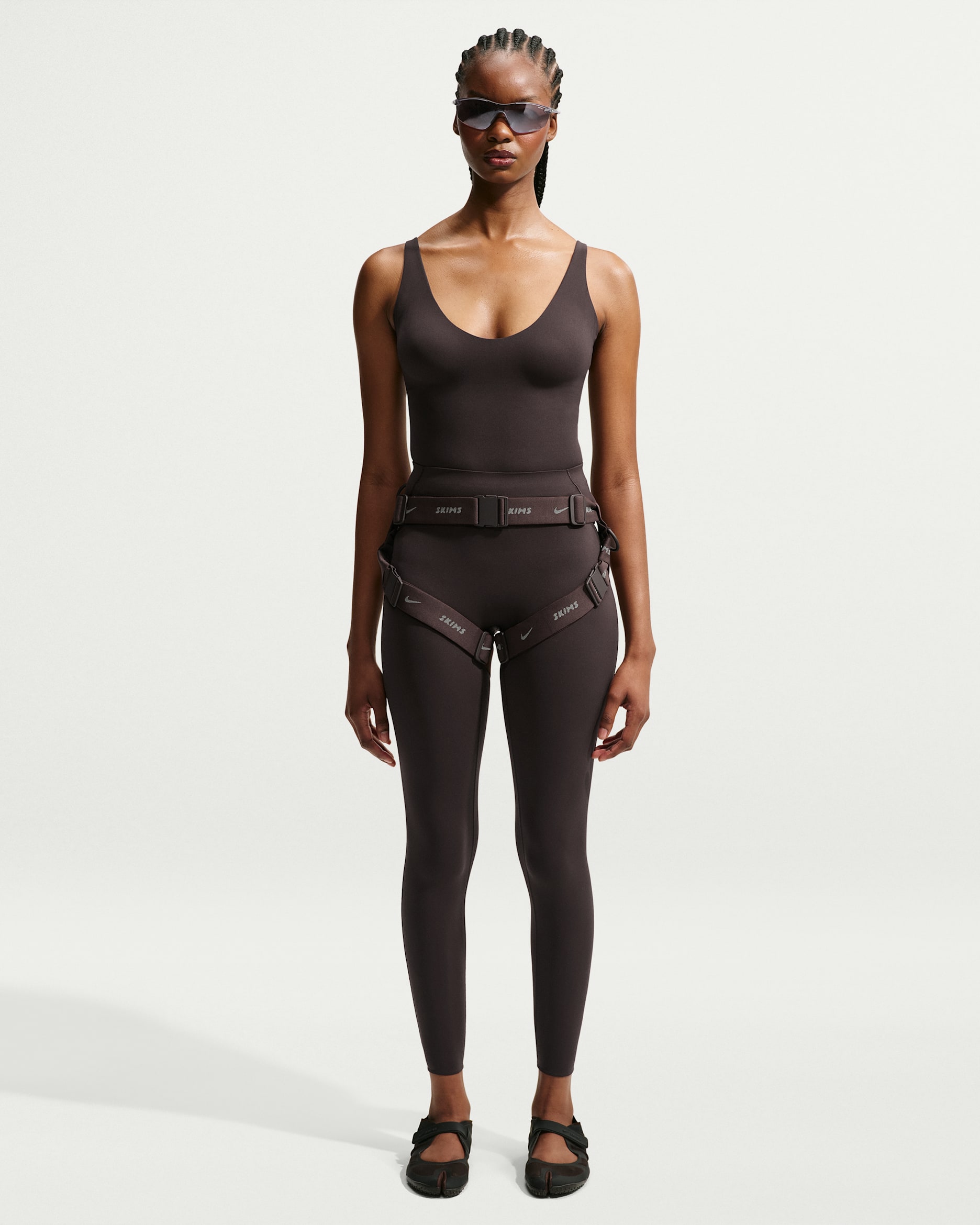 NikeSKIMS Studio Stretch — NSKM Dark Roast/NSKM Dark Roast