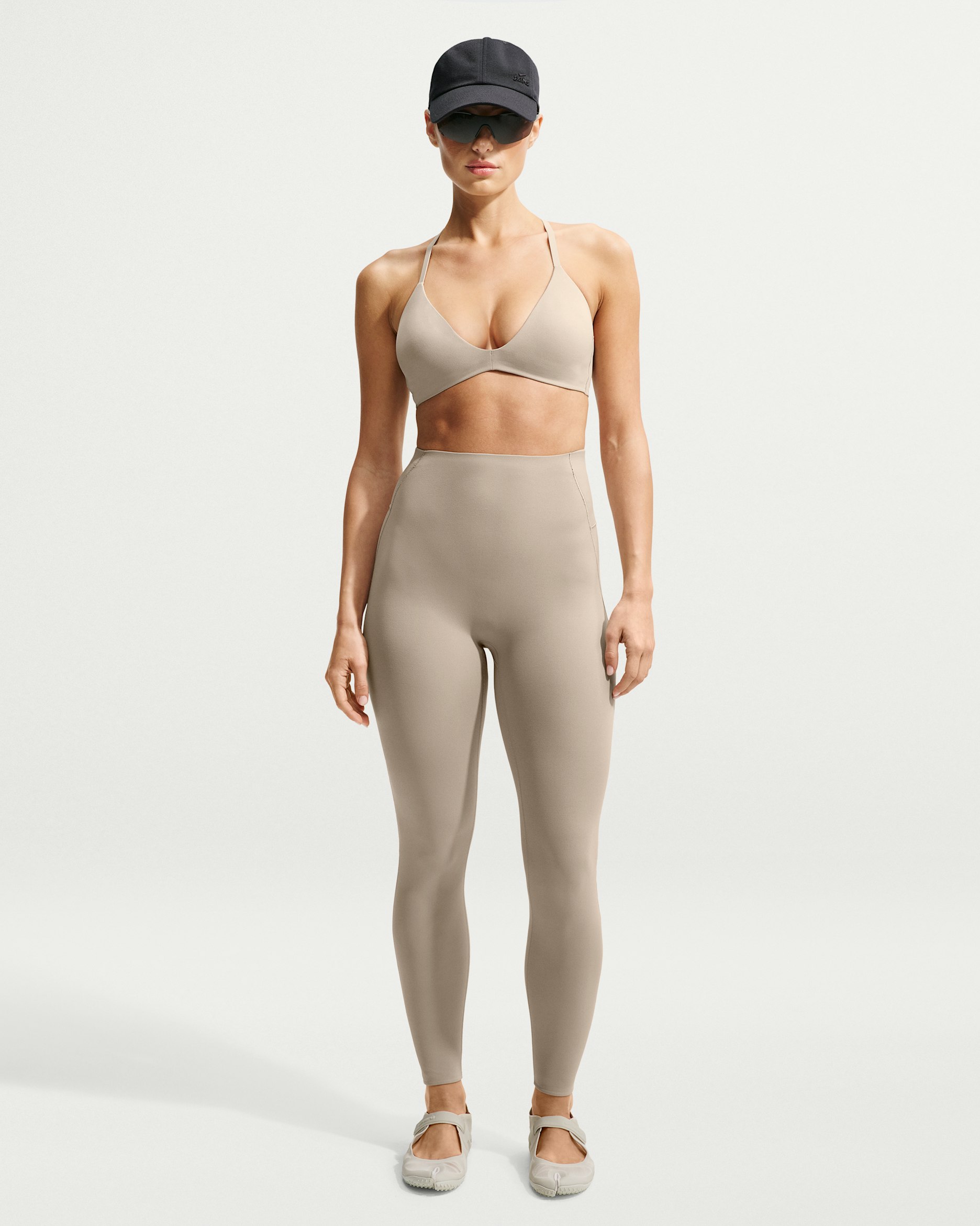 NikeSKIMS Studio Stretch — NSKM Linen/NSKM Linen