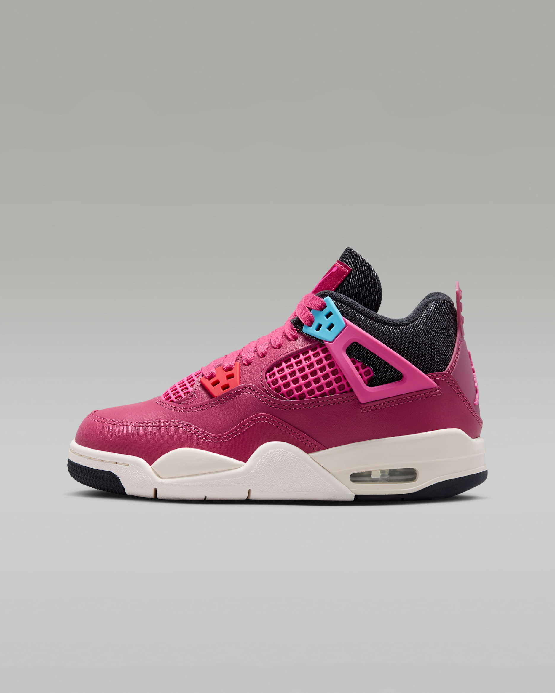 Air Jordan 4 Retro 'She's A Star' — Sweet Beet/Off-Noir/Chalk/Desert Pink