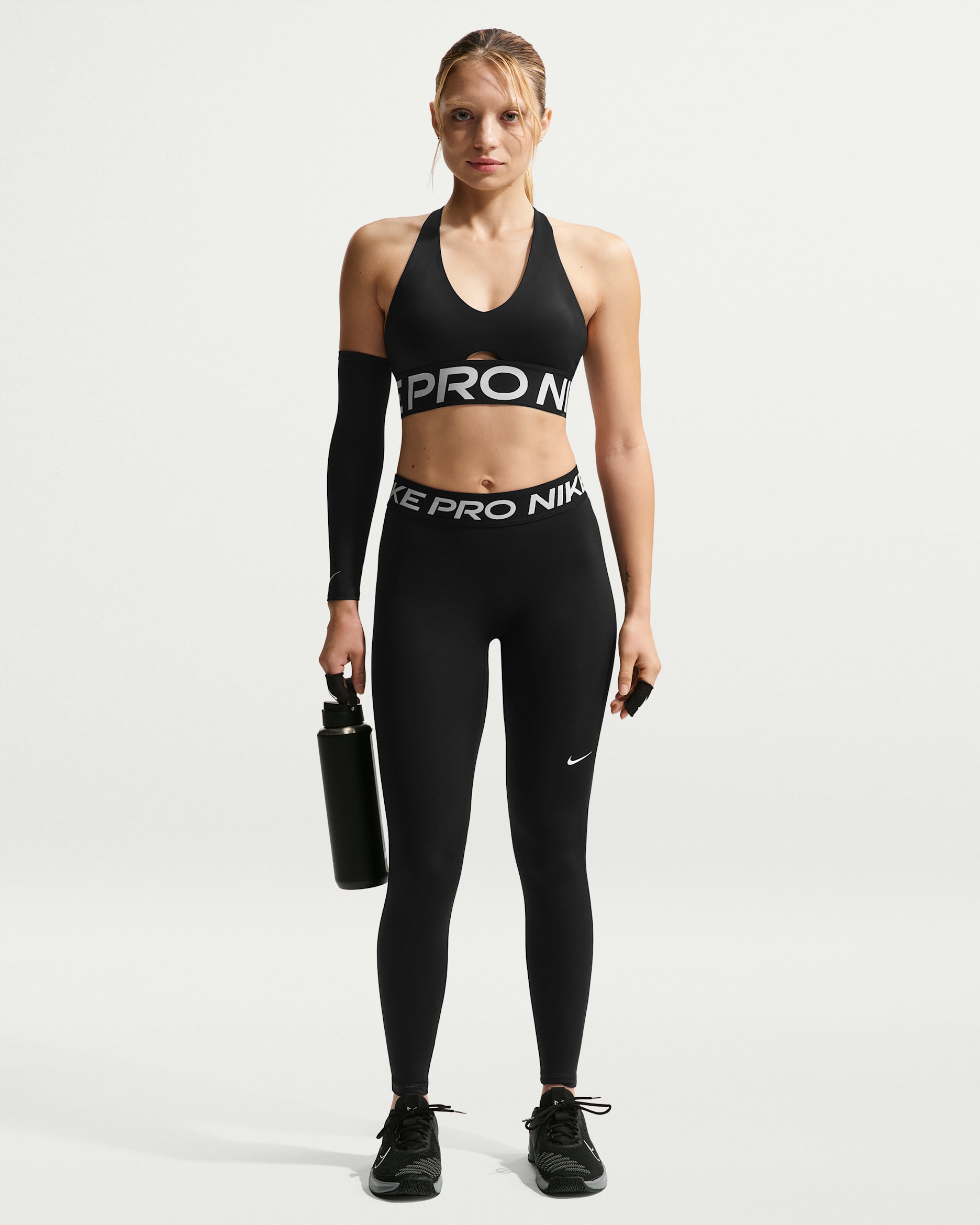 Nike Pro — Black/Black/White