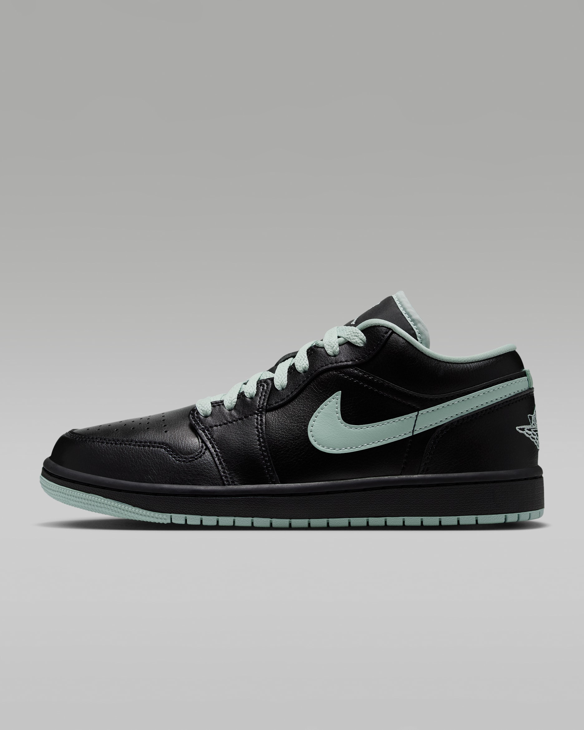 Air Jordan 1 Low — Black/Pistachio Frost