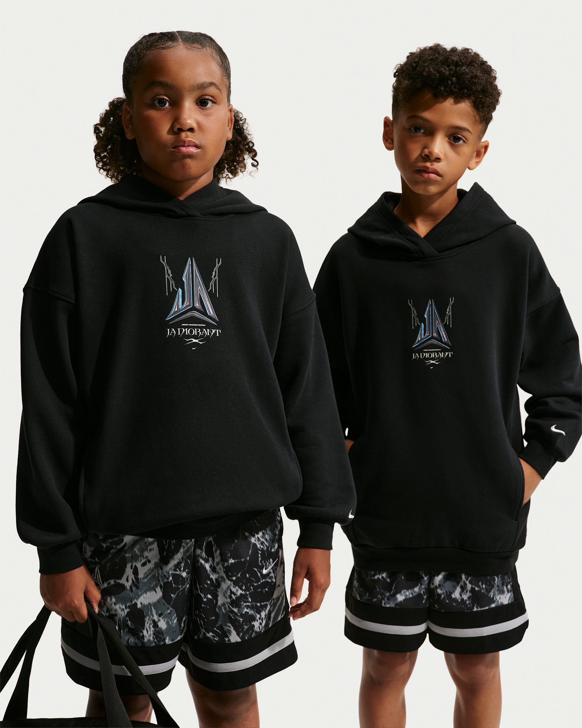 Ja — Black/White