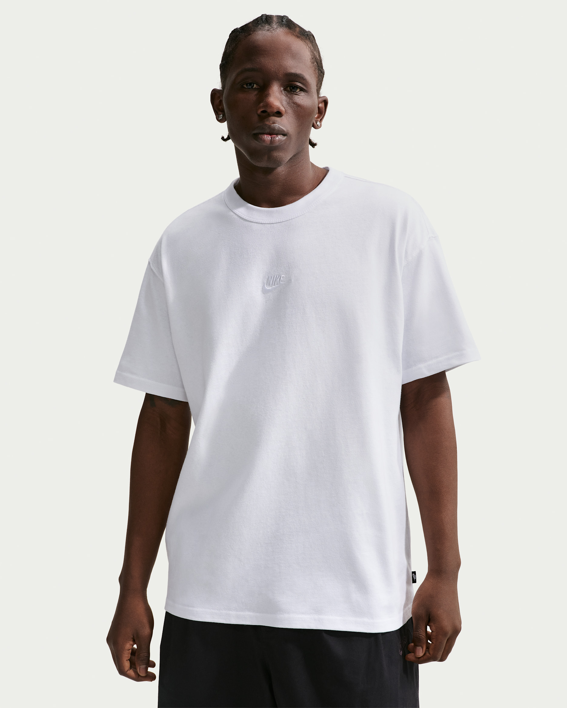 Nike Sportswear Premium Essentials — White