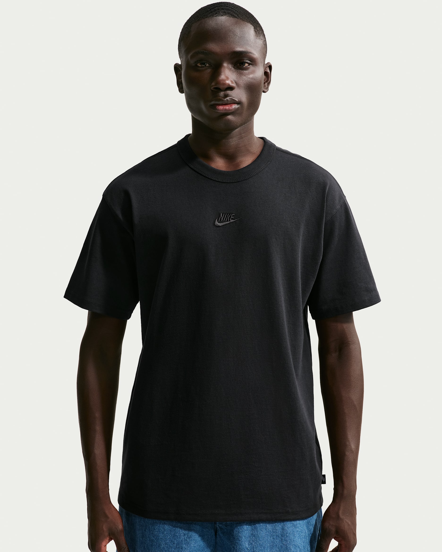 Nike Sportswear Premium Essentials — Black