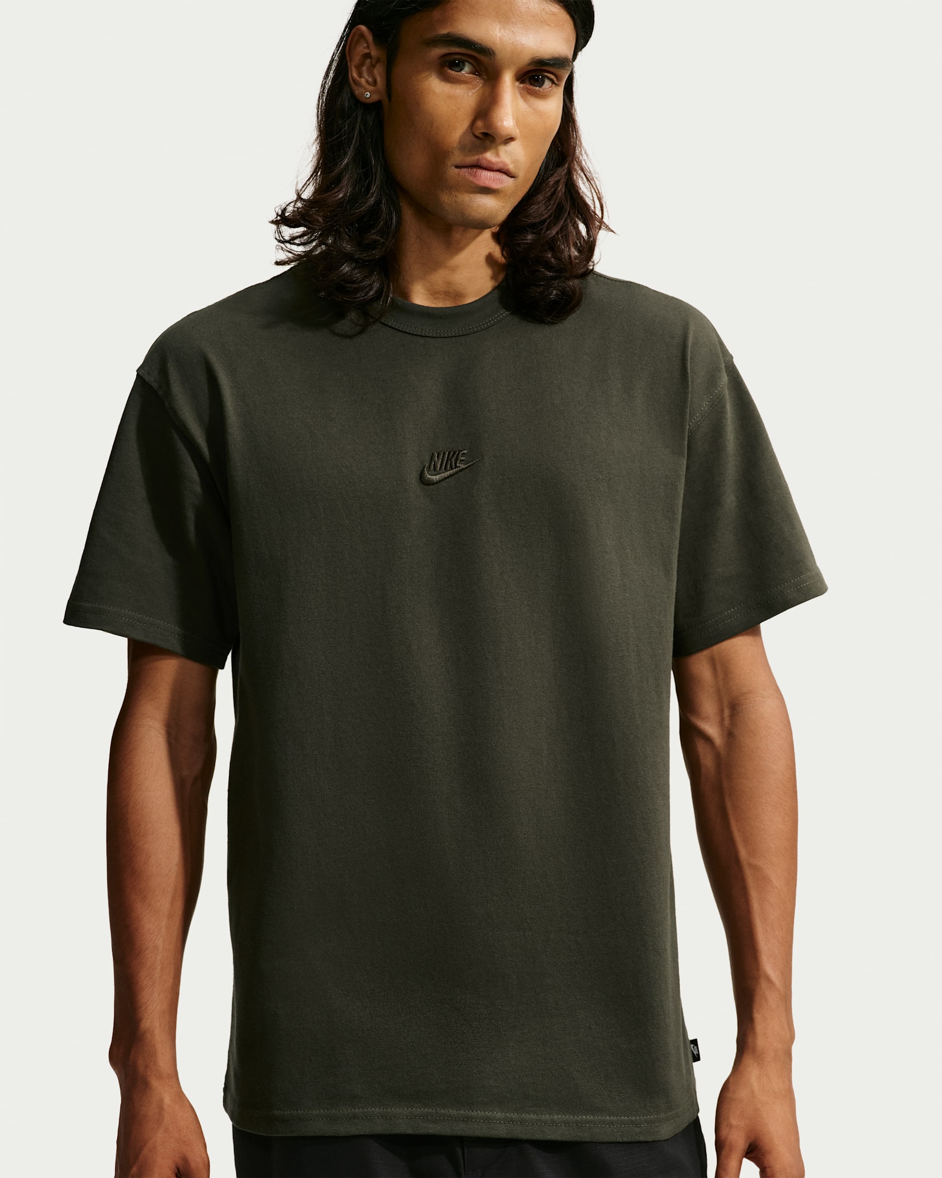 Nike Sportswear Premium Essentials — Sequoia