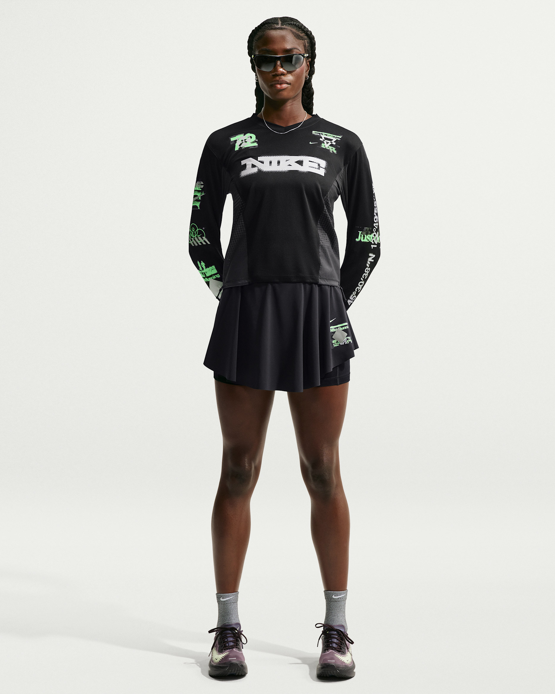 Nike Swift — Black/Black/Illusion Green