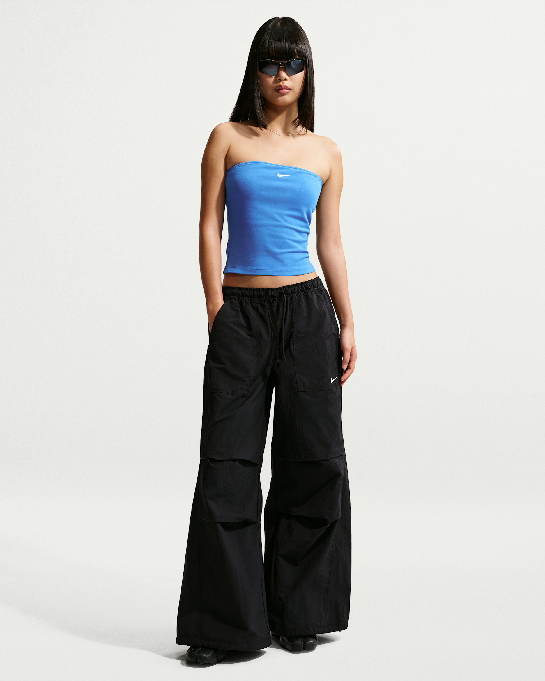 Nike Sportswear — Black/Sail