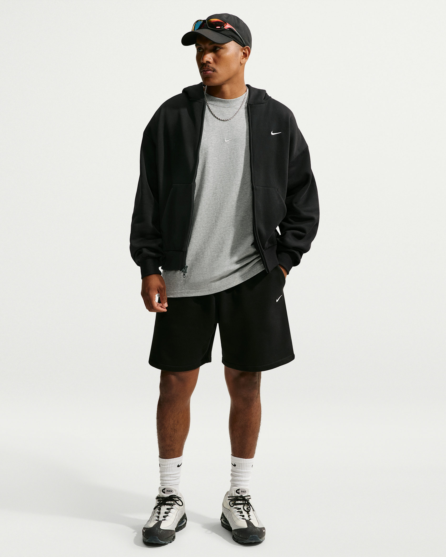 Nike Solo Fleece — Total Black/Sail