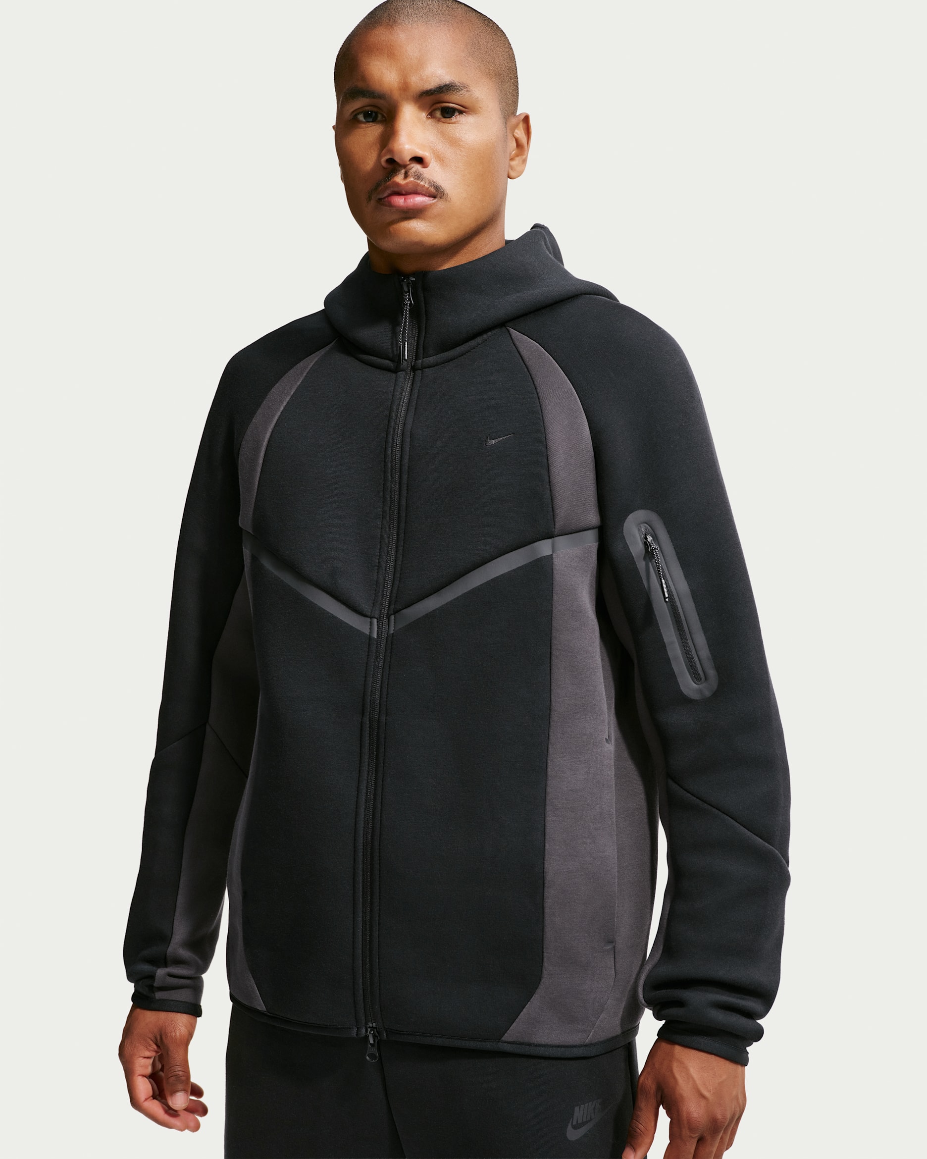 Nike Tech — Black/Anthracite/Black