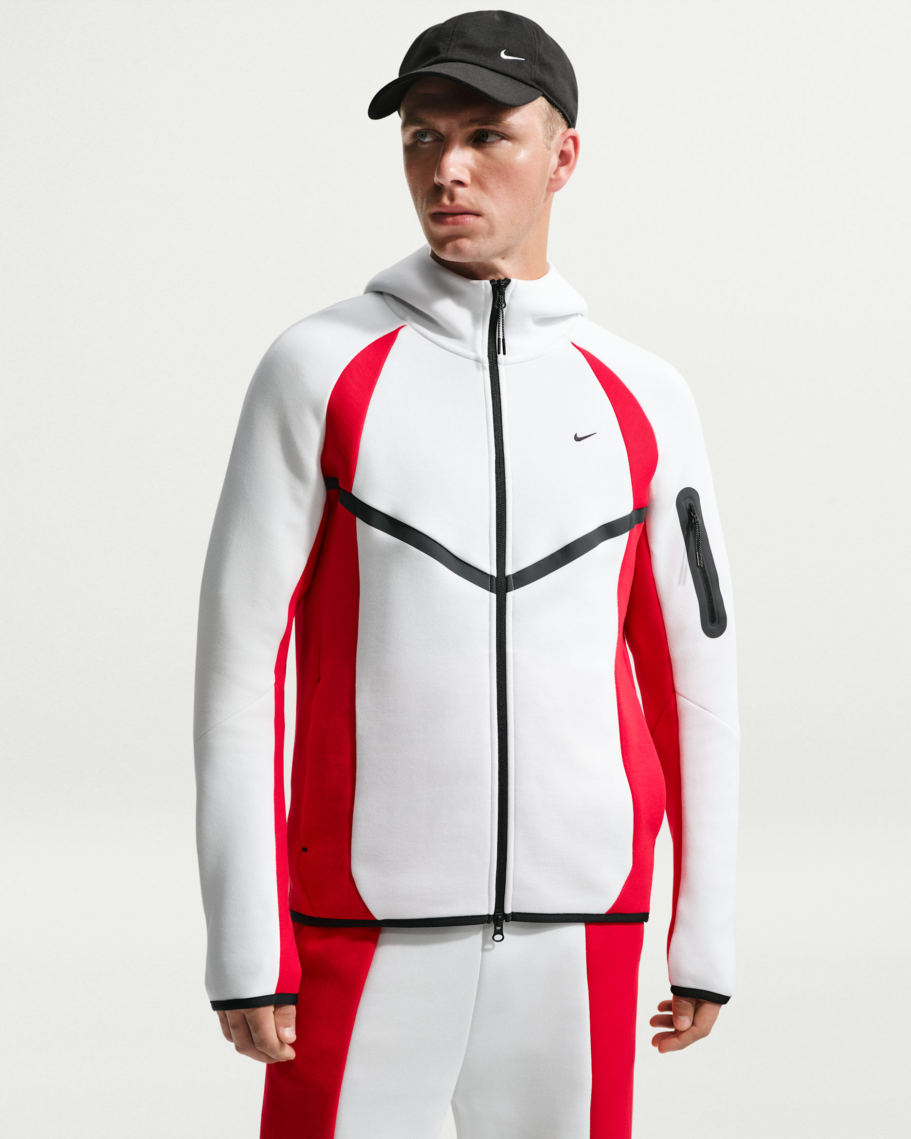 Nike Tech — Summit White/University Red/Black