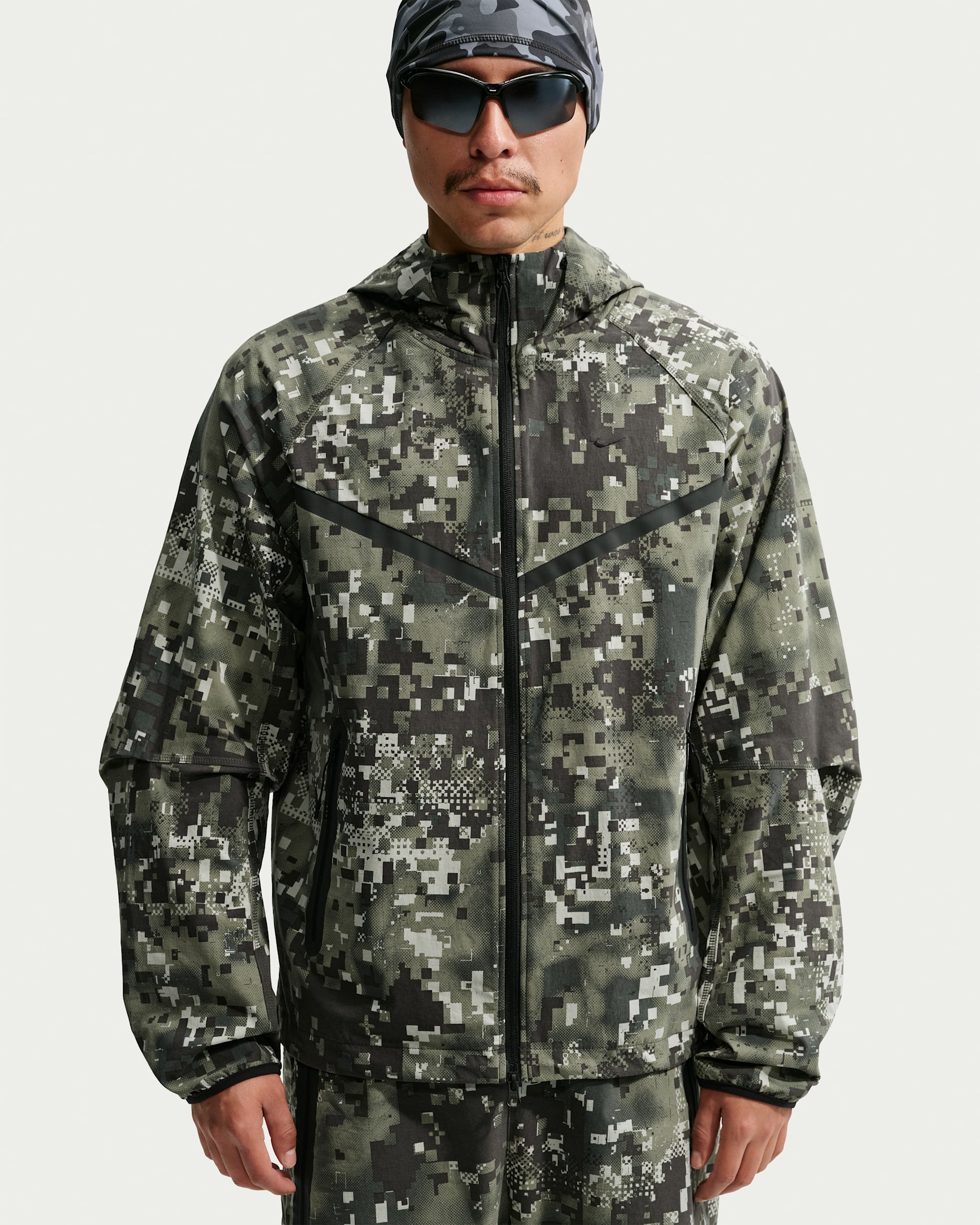 Nike Tech — Silver Sage/Black